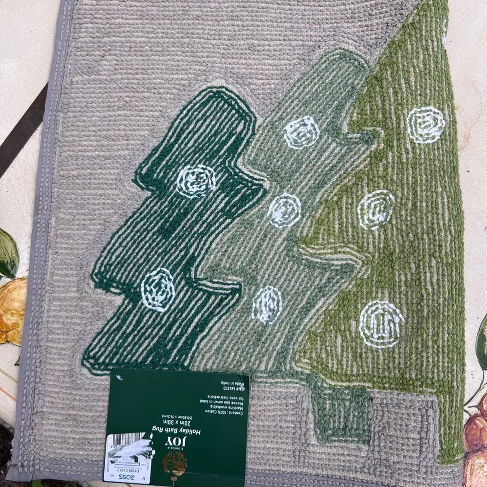Christmas Tree Bath Mat Very Thick Very Soft!! Brand New